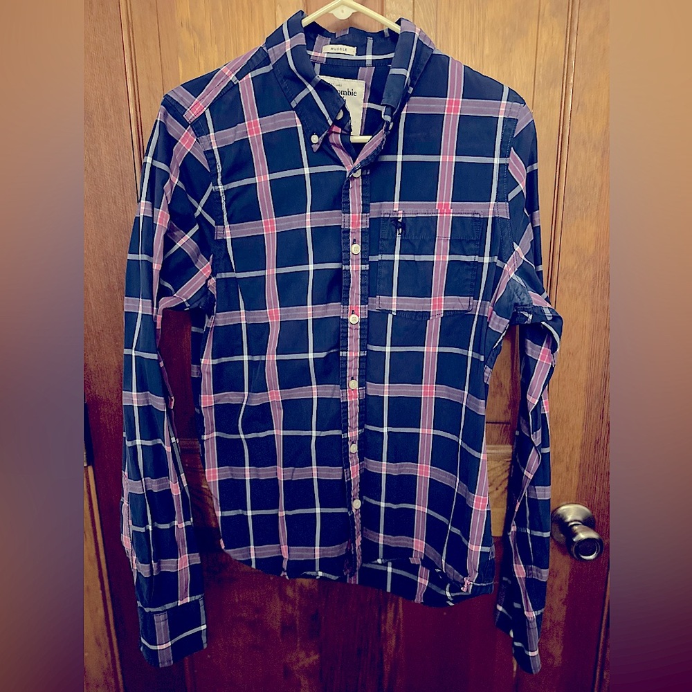 Abercrombie & Fitch Men's Blue/Pink Plaid Muscle Fit Button Down Shirt Medium